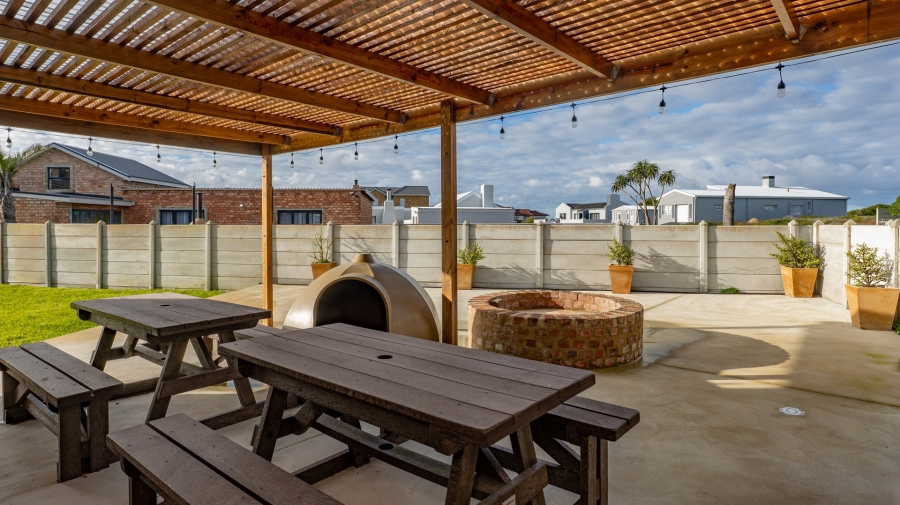 3 Bedroom Property for Sale in Struisbaai Western Cape